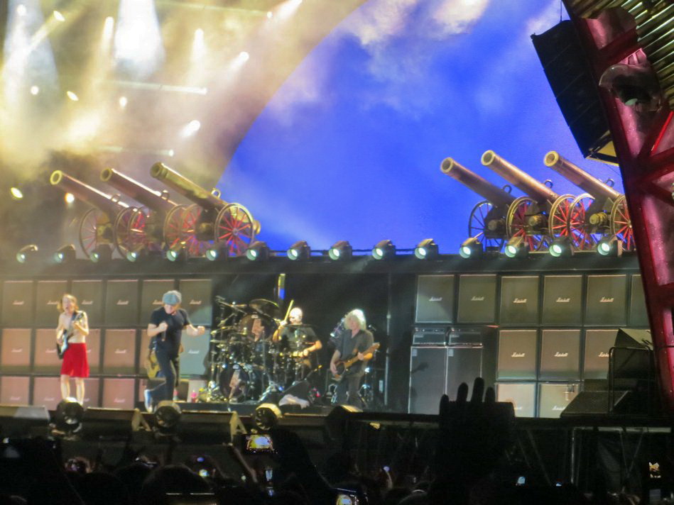 acdc_wembley_family_2015-07-04 22-20-11